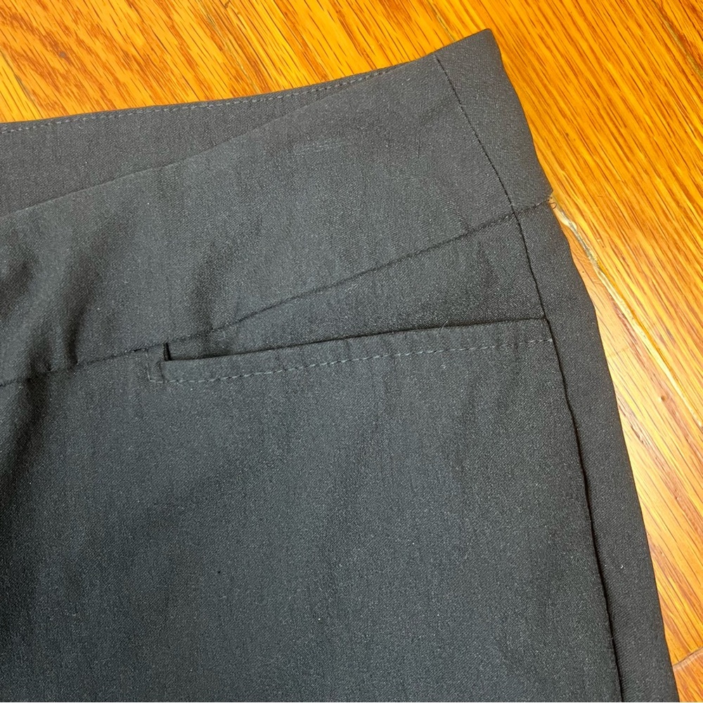 Lulu B Black Capri w/ Rhinestone Detail - Picture 5 of 10